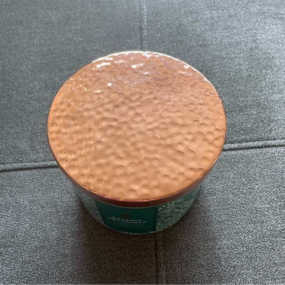 Bath & Body Works autumn adventure 3-wick candle - Picture 2 of 4